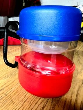 Hill's Pet Travel Container w/ Bowls & Carabiner